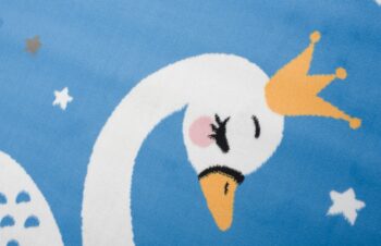 Koberec do detskej izby s labuťou Šírka: 160 cm | Dĺžka: 220 cm