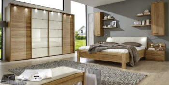 Komoda IBIZA 421 419 už na prvý pohľad dýcha luxusom a štýlom. Komoda je vyrobená z čiastočného dubového masívu.Rozmery š/v/h  125/89/37 cm.Luxusný masívny nábytok Ibiza naplní aj tie najvyššie očakávania. Nemecká výroba je zárukou kvality. Možnosť objednať aj v jelšovom čiastočnom masíve, cena na požiadanie.