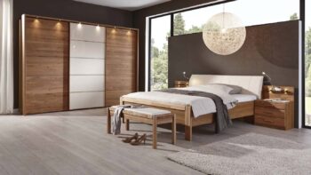 Komoda IBIZA 421 419 už na prvý pohľad dýcha luxusom a štýlom. Komoda je vyrobená z čiastočného dubového masívu.Rozmery š/v/h  125/89/37 cm.Luxusný masívny nábytok Ibiza naplní aj tie najvyššie očakávania. Nemecká výroba je zárukou kvality. Možnosť objednať aj v jelšovom čiastočnom masíve, cena na požiadanie.