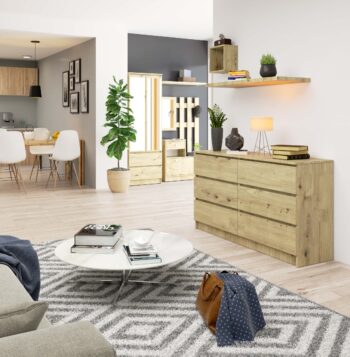 Komoda MELLOOW140: Elegancia bielej spojená s teplom duba Artisan Hľadáte dokonalú komodu, ktorá kombinuje moderný vzhľad s tradičným štýlom? MELLOOW140 je kombináciou čistej bielej farby a teplého duba Artisan. Toto spojenie vytvára nábytok, ktorý je nielen krásny, ale aj praktický.  Typ tovaru: Komoda, skrinka - dokonalý spojenec v organizácii vášho domova Miestnosť: Ideálne do spálne i obývacej izby Materiál: LTD - pre dlhú životnosť a vynikajúcu kvalitu  Rozmer: 77 x 138 x 40 cm - skvelé rozmery pre maximálny úložný priestor Farba: Svieža biela v kombinácii s prírodným dubom Artisan  Vybavenie: 6 zásuviek a ďalšie úložné priestory - miesto pre všetko, čo potrebujete uložiť  So MELLOOW140 zariadite svoj domov štýlovo a funkčne. Či už hľadáte elegantnú skrinku do spálne alebo praktickú komodu do obývacej izby, s týmto produktom urobíte skvelú voľbu!