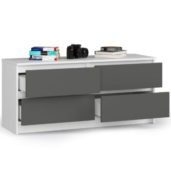 Komoda OTILIE120: Elegancia v kombinácii bielej a šedej Predstavujeme vám OTILIE120 – komodu, ktorá predstavuje dokonalú kombináciu dizajnu a funkčnosti. V nádhernom kontraste bielej a šedej farby prináša tento nábytok do vášho domova nádych modernej elegancie.  Typ tovaru: Komoda, skrinka  Miestnosť: Ideálne pre spálne aj obývacie izby Materiál: LTD – záruka kvality a odolnosti Rozmer: 55 x 120 x 40 cm – priestranná a napriek tomu kompaktná Farba: Štýlová kombinácia bielej a šedej Vybavenie: 4 zásuvky na účelné a estetické skladovanie  Nechajte sa očariť kombináciou bielej a šedej farby, ktorá dodá vášmu interiéru jemný a moderný vzhľad. Komoda OTILIE120 je skvelým riešením pre tých, ktorí hľadajú kvalitu, dizajn a funkčnosť v jednom.