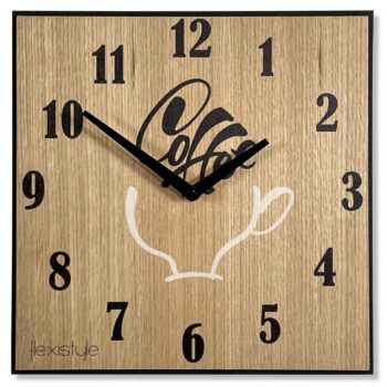 Drevené nástenné hodiny do kuchyne. Motív šálky s nápisom "It's always coffee time". Nástenný ciferník vyrobený z dubovej dyhy. Produkt pre všetkých, ktorí milujú kávu a milujú dekorácie súvisiace s týmto nápojom. Tichý nástenný mechanizmus zaručuje diskrétnosť a pohodlie pri používaní.