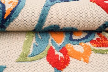 Krémový terasový koberec s farebnými kvetami Šírka: 140 cm | Dĺžka: 200 cm