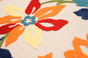 Krémový terasový koberec so vzorom farebných kvetov Šírka: 140 cm | Dĺžka: 200 cm