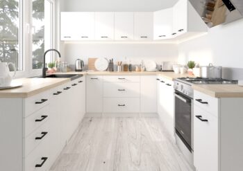 Kuchynská linka COOK240 Ak hľadáte priestrannú a elegantnú kuchynskú linku, ktorá perfektne zapadne do vašej kuchyne, COOK240 je tým pravým riešením pre vás.  Typ: Kuchynská linka Materiál: LTD Rozmery: 203 x 240 x 46 cm Farba: Biela Tvar: Obdĺžnikový, rovný Vybavenie : 1 zásuvka a metalbox Šírka: 240 cm Počet políc: 12 < /ul> COOK240 ponúka skvelú kombináciu dizajnu a funkcionalitu. S dvanástimi policami a praktickou zásuvkou metalbox máte dostatok miesta na uskladnenie všetkých vašich kuchynských náčiní a riadu. Vyrábaná z kvalitného materiálu LTD, táto kuchynská linka vám poslúži dlhé roky. Moderný biely dizajn sa skvele hodí do väčšiny interiérov, čo z nej robí ideálnu voľbu pre tých, ktorí si chcú vytvoriť štýlovú a funkcionalitu kuchyňu.