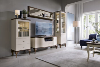 Dokonalým praktickým a jedinečným prvkom Vašej obývačky či spálne sa stane nádherná rustikálna komoda LA-K2. Rozmery komody sú (ŠxHxV): 96,7x50,7x96 cm. Vyrobená je v krásnom prevedení kašmír Lagos v kombinácii s dubom Lagos, ktoré spolu dokonale ladia. Dvierka skrine sú doplnené pre jednoduchšiu…