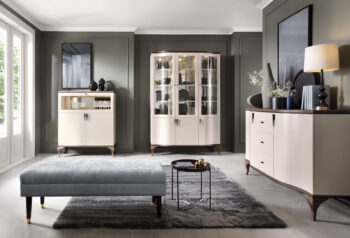 Spríjemnite si stolovanie a spravte ho jedinečným s rustikálnym rozkladacím jedálenským stolom LAGOS LA-S1. Jeho rozmery sú (ŠxHxV): 140/330x100x76,5 a je vyrobený v nádhernom prevedení kašmír Lagos v kombinácii s dubom Lagos, ktoré spolu dokonale ladia. Užívajte si spoločné chvíle s rodinou…