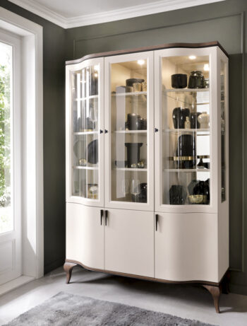 Jedinečným a praktickým kúskom Vašej obývačky sa stane rustikálna vitrína s osvetlením LAGOS LA-W1/2 L. Rozmery vitríny sú (ŠxHxV): 55,7x41,7x205 cm. Vyrobená je v krásnom prevedení kašmír Lagos v kombinácii s dubom Lagos, ktoré spolu dokonale ladia. Dvierka skrine sú doplnené pre jednoduchšiu…