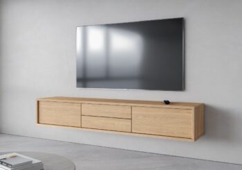 Televízny stolík LANNY vás zaujme svojimi jednoduchými líniami, atraktívnymi a moderným prevedením. Je vhodný do moderných obývacích priestorov.TV stolík je vyrobený z kvalitných LTD dosiek, ktoré sa jednoducho udržiavajú. TV stolík diposnuje dvomi výklopnými priehradkami a dvomi praktickými zásuvkami.Farba: dub.Rozmery:šírka: 180 cmvýška: 32 cmhĺbka: 36 cmDodávame v demontovanom stave. 