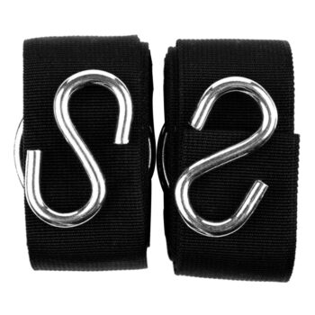 Predstavujeme vám sadu na uchytenie závesného kresla Lanois, ktorá je ideálnym riešením pre všetkých, ktorí hľadajú spoľahlivé a esteticky príjemné riešenie pre zavesenie svojho obľúbeného kresla. Táto sada obsahuje dva kusy v elegantnej čiernej a striebornej farbe, ktoré sa dokonale hodia do…