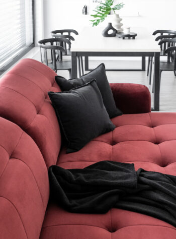 Jednoduchý štýl krásnej rohovej sedačky s rozkladom a úložným priestorom LANTE L dokonale dopĺňa elegantné prešívanie sedacej, opierkovej časti aj opierok rúk. Premeňte srdce Vášho domova na priestor, ktorý v sebe ukrýva nezameniteľný charakter, bude pôsobiť vkusne, symetricky a pokojne. Sedačka…