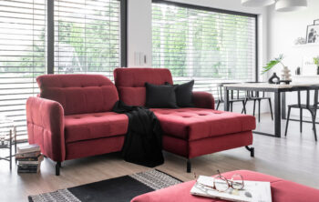 Jednoduchý štýl krásnej rohovej sedačky s rozkladom a úložným priestorom LANTE P dokonale dopĺňa elegantné prešívanie sedacej, opierkovej časti aj opierok rúk. Premeňte srdce Vášho domova na priestor, ktorý v sebe ukrýva nezameniteľný charakter, bude pôsobiť vkusne, symetricky a pokojne. Sedačka…