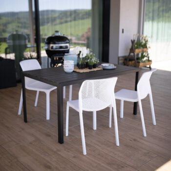 Predstavujeme vám záhradnú stoličku Larka v elegantnej bielej farbe, ktorá je ideálnym doplnkom pre vašu záhradu či terasu. Táto stolička je navrhnutá s dôrazom na moderný vzhľad a praktickosť, čo ju robí skvelou voľbou pre každého, kto hľadá funkčný a esteticky príjemný…