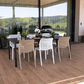 Predstavujeme vám záhradnú stoličku Larka v elegantnej sivohnedej farbe (taupe), ktorá je ideálnym doplnkom pre vašu záhradu či terasu. Táto stolička je navrhnutá s dôrazom na moderný vzhľad a praktickosť, čo ju robí skvelou voľbou pre každého, kto hľadá funkčný a esteticky…