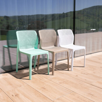 Predstavujeme vám záhradnú stoličku Larka v elegantnej sivohnedej farbe (taupe), ktorá je ideálnym doplnkom pre vašu záhradu či terasu. Táto stolička je navrhnutá s dôrazom na moderný vzhľad a praktickosť, čo ju robí skvelou voľbou pre každého, kto hľadá funkčný a esteticky…