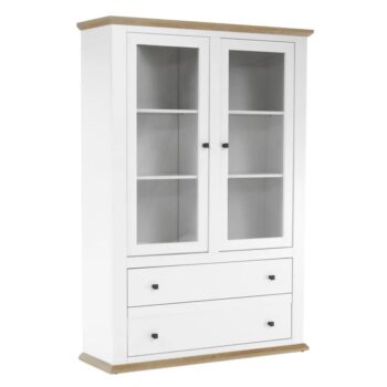 Na modernej vlne prichádza vitrína LEON MZ5. Jej rozmery sú (ŠxHxV): 125x40x180 cm. Zdobia ju skromné, ale elegantné kovové úchytky. Disponuje úložným priestorom v podobe dvoch zásuviek a skrinky s dvomi dvierkami so sklom. Provensálsky sektorový nábytok LEON Vám pomôže zariadiť si domov funkčne…