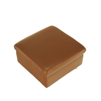 Taburetka Linsy v elegantnej zlatohnedej farbe so svetlým orechovým nádychom je ideálnym doplnkom pre váš interiér. Tento moderný kus nábytku od značky KONDELA ponúka nielen štýlový vzhľad, ale aj praktickosť a pohodlie. Je vyrobená z kvalitnej kože a ekokože,…