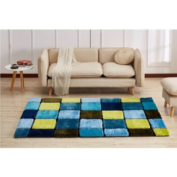 Koberec LUDVIG 80x150 cm ocenia predovšetkým tí, ktorí často chodia bosí. Je príjemný na dotyk, preto sa budú vaše chodidlá cítiť ako v bavlnke. Vyrobený je zo 100% polyesteru. Kombinácia svetlomodrej, tmavomodrej, zelenej a tyrkysovej bude prvé, čo si po vstupe do miestnosti všimnete. Geometrický…