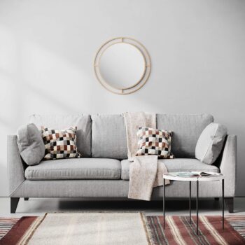 DEVI: Luxusné Zrkadlo v Zlatej Farbe Prinášame vám DEVI, luxusné zrkadlo, ktoré sa stane neprehliadnuteľným klenotom vášho interiéru. Jeho elegantný dizajn a lesklý zlatý kov premenia každý priestor v domácnosti na oázu luxusu a pohodlia. Ideálne pre obývaciu izbu, spálňu aj kúpeľňu! Materiál: DEVI je vyrobené z lesklého kovu najvyššej kvality, čo zaisťuje dlhú životnosť a odolnosť proti opotrebovaniu a poškriabaniu. Zlatá farba a brilantný lesk dodajú vášmu interiéru jedinečný a exkluzívny vzhľad. Rozmer: So svojimi rozmermi 57 x 57 x 2 cm je DEVI ideálnou voľbou pre každý priestor, či už malý alebo veľký, a jeho premyslený dizajn opticky zväčší každú miestnosť. Štýl: DEVI prináša luxusný štýl a modernú estetiku. Jeho nadčasový dizajn a elegantné línie sú dokonalým doplnkom pre tých, ktorí chcú pridať do svojho bytu štipku luxusu a elegancie. /li> Farba: zlatá Materiál: lesklý kov Rozmer: 57 x 57 x 2 cm Štýl: luxusné  Obohaťte svoj interiér o kúsok, ktorý bude priťahovať pohľady a dotvorí atmosféru luxusu a pohodlia . S DEVI budete mať doma skutočný dizajnový skvost!