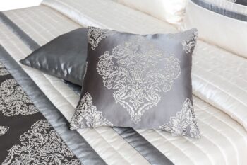Luxusný prehoz na posteľ barokového designu v zlato sivej farbe Šírka: 220 cm | Dĺžka: 240 cm Šírka: 220 cm | Dĺžka: 240 cm