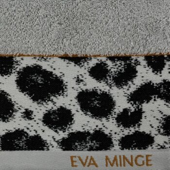 Luxusný sivý uterák EVA MINGE so vzorom Šírka: 30 cm | Dĺžka: 50 cm