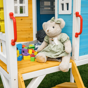 Predstavujeme vám roztomilého plyšového medveďa Maden Girl Typ 2, ktorý je ideálnym spoločníkom pre deti aj dospelých. Tento medvedík s výškou 65 cm je vyrobený z kvalitnej bavlnenej látky, ktorá je príjemná na dotyk a zaručuje dlhú životnosť hračky. Jeho smotanovo-zelené…