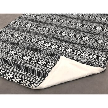 KONDELA Malena obojstranná baránková deka 150x200 cm čierna / biela / zimný motív - Image 8