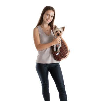 Taška pre psa Manik Typ 1 je ideálnym riešením pre všetkých majiteľov domácich miláčikov, ktorí hľadajú praktický a štýlový spôsob, ako prenášať svojho psa. S rozmermi 40x30x30 cm ponúka dostatok priestoru pre pohodlné cestovanie vášho štvornohého priateľa. Táto taška je vyrobená z kvalitného…