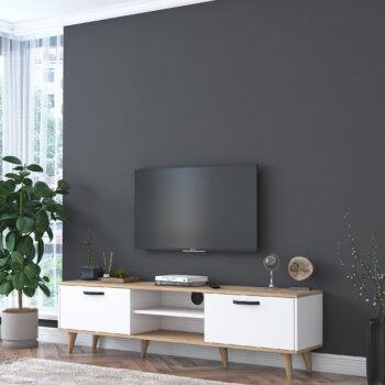 TV stolík MANTIS – moderná elegancia a funkčnosť pre vašu obývaciu izbuTV stolík MANTIS je ideálnym doplnkom pre každú modernú obývaciu izbu. Spojenie bielej farby a dekoru orecha vytvára štýlový a útulný vzhľad, ktorý skvele ladí s rôznymi interiérmi. Praktické vybavenie a premyslený dizajn zaisťujú pohodlie a dostatok úložného priestoru.Hlavné vlastnosti TV stolíka MANTIS:Materiál: melamín a VT laminát – odolný povrch, ktorý sa ľahko udržuje.Rozmery: 48,6 x 180 x 35 cm – priestranný dizajn pre pohodlné umiestnenie televízie a ďalšieho vybavenia.Farba: kombinácia bielej a dekoru orecha, ktorá dodáva interiéru moderný a príjemný vzhľad.Vybavenie:2 plné dvierka pre diskrétne uloženie vecí.Regálik pre multimediálne zariadenia alebo dekorácie.Hrúbka materiálu: 18 mm – pevná a stabilná konštrukcia.Možnosť pripevnenia k stene pre vyššiu bezpečnosť a stabilitu.Dodávame v demontovanom stave s prehľadným montážnym návodom.TV stolík MANTIS je navrhnutý tak, aby spĺňal všetky vaše požiadavky na štýl, funkčnosť a praktickosť. Poskytuje dostatok priestoru pre televíziu, zariadenie aj drobnosti, pričom dodáva vašej obývačke elegantný vzhľad.Vylepšite svoju obývačku s TV stolíkom MANTIS – elegantné a praktické riešenie pre váš domov!