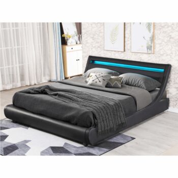 Doprajte si luxusný oddych a spánok s manželskou posteľou s roštom a osvetlením FELINA. Rozmery postele sú (ŠxHxV): 175x220x88 cm, pričom plocha na spanie je (ŠxD): 160x200 cm. Výška postele po rošt je 21,5 cm. Posteľ je čalúnená ekokožou v čiernej farbe. Dizajn postele je oživený RGB LED…