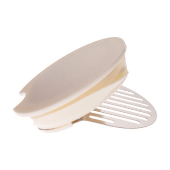 Džbán MATY je ručne vyrábaný z fúkaného, vysokokvalitného borosilikátového skla. Takéto výrobky sú unikátne a vhodné na slávnostné aj každodenné príležitosti. Sklo je číre a doplnené vrúbkovaným vzorom. Džbán je vybavený ergonomickou rukoväťou pre pohodlné…