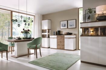 Nádherný a elegantný posteľový rám COMO CM-1 140 je nenahraditeľnou súčasťou kolekcie Como. Rozmery sú (ŠxHxV): 144x209,6x94 cm. Výška lôžka je 40 cm a plocha na spanie má rozmery 140x200 cm. Šikovne vymyslená opierka hlavy na čele postele nielen krásne dotvára dizajn postele, ale tiež sa…