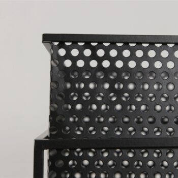 Kovový stojan na kvety Meloi Typ 1 v elegantnej čiernej farbe je ideálnym doplnkom pre váš interiér. Tento moderný stojan je navrhnutý tak, aby zvýraznil krásu vašich rastlín a dodal priestoru štýlový vzhľad. S rozmermi 20 cm na šírku a hĺbku a výškou 55,8 cm sa ľahko zmestí do rôznych…