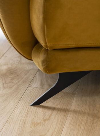 Niekedy stačí aj jeden kus nábytku do obývačky, hosťovskej izby či spálne, ktorý ju zútulní a dodá jej nový charakter. Takýmto úžasným doplnkom do Vášho domova sa môže stať rozkladacia sedacia súprava s úložným priestorom MERI 3+1+1. Jednoduchý, no zato veľmi elegantný dizajn tohto jedinečného setu…