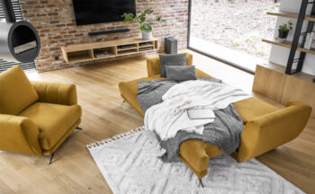 Niekedy stačí aj jeden kus nábytku do obývačky, hosťovskej izby či spálne, ktorý ju zútulní a dodá jej nový charakter. Takýmto úžasným doplnkom do Vášho domova sa môže stať rozkladacia sedacia súprava s úložným priestorom MERI 3+1+1. Jednoduchý, no zato veľmi elegantný dizajn tohto jedinečného setu…