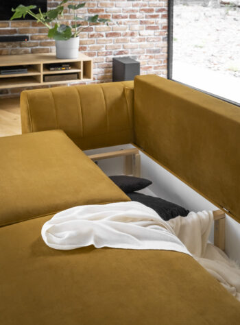 Niekedy stačí aj jeden kus nábytku do obývačky, hosťovskej izby či spálne, ktorý ju zútulní a dodá jej nový charakter. Takýmto doplnkom môže byť aj rozkladacia pohovka s úložným priestorom MERI. Jednoduchý a elegantný dizajn pohovky sa hodí či už do moderného či klasického priestoru. Postavená je…