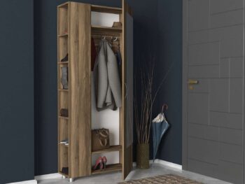 MERYA – Elegantná predsieňová zostava vo farbe orechaUrobte zo svojej predsiene štýlové a funkčné miesto s našou predsieňovou zostavou MERYA. Táto moderná zostava vo farbe orecha je navrhnutá tak, aby poskytovala nielen dostatok úložného priestoru, ale aj elegantný vzhľad, ktorý bude ozdobou vašej predsiene.Typ tovaru: Predsieňová zostavaVhodné do miestnosti: PredsieňMateriál: LTD a skloRozmer: 80 x 185 x 28.6 cmFarba: OrechVybavenie: Zrkadlo, skriňa, šatník a vešiakyHrúbka materiálu: 18 mmPoznámka: Dodávame v demonte.Predsiňová zostava MERYA ponúka kombináciu skrine, šatníka, vešiakov a veľkého zrkadla, čo zaisťuje dostatok úložného priestoru pre všetky vaše potreby. Vyrobená z kvalitných materiálov LTD a skla s hrúbkou 18 mm, zaručuje dlhú životnosť a odolnosť. Farba orecha dodáva zostave moderný a prírodný vzhľad, ktorý ľahko zapadne do každého interiéru.Pridajte do svojej predsiene eleganciu a praktickosť s predsieňovou zostavou MERYA, ktorá kombinuje skvelý dizajn s funkčnosťou!