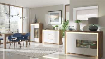 Sektor MIRA to je široká kolekcia nábytku v neodolateľnom vzhľade. Ponúka čisté línie, praktické prevedenie a vysoko kvalitný materiál.  Jemné a nadčasové farebné prevedenie dub ribbeck v kombinácii s bielym leskom zabezpečí modernú domácnosť a atmosféru plnú pohody.Súčasťou sektora je zrkadlo L16, ktorý má obdĺžníkovitý tvar. V kombinácii s písacím stolíkom L14 si môžete vytvoriť štýlovú toaletku.Rozmery:- šírka: 103 cm,- výška: 56 cm,- hĺbka: 2 cm.