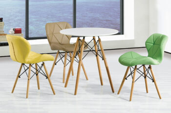 Okrúhly stôl MODERNA s priemerom 80 cm. Nohy stola sú z dreva, vrchná doska je z MDF v bielom prevedení. Výška stola je 72 cm. K stolu odporúčame stoličky MODENA, ktoré tiež nájdete v našej bohatej ponuke.Dodávané v demonte.