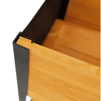 Vyvýšený záhon s policou Monto Typ 1 v prírodnej a čiernej farbe je ideálnym riešením pre všetkých milovníkov záhradníčenia, ktorí hľadajú praktický a esteticky príjemný doplnok do svojej záhrady. Tento moderný hranatý záhon je navrhnutý tak, aby poskytoval optimálne podmienky pre pestovanie…