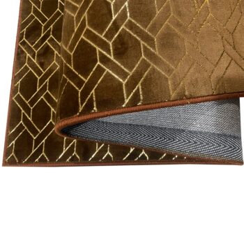 Predstavujeme vám koberec Moronis Typ 2, ktorý je ideálnym doplnkom pre váš interiér. Tento moderný koberec s rozmermi 80x150 cm v elegantnej hnedej farbe prinesie do vašej domácnosti pocit útulnosti a štýlu. Jeho hranatý tvar a klasický dizajn sa hodia do rôznych typov…