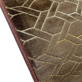 Predstavujeme vám koberec Moronis Typ 2, ktorý je ideálnym doplnkom pre váš interiér. Tento moderný koberec s rozmermi 80x150 cm v elegantnej hnedej farbe prinesie do vašej domácnosti pocit útulnosti a štýlu. Jeho hranatý tvar a klasický dizajn sa hodia do rôznych typov…
