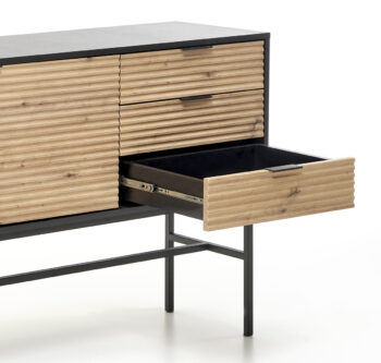 Dvojdverová komoda so zásuvkami Murano KM-1 v čiernej / dub artisan farbe je elegantným a praktickým doplnkom do vášho interiéru. Tento nábytok je vyrobený z kvalitného aglomerovaného materiálu - dyhovanej MDF, ktorý je známy svojou odolnosťou a dlhou životnosťou. Komoda má rozmery 160 cm na…