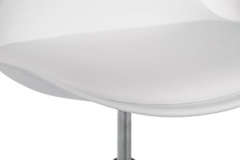 DOJA05 - Elegancia a funkcionalita v jednej detskej stoličke  Hľadáte dokonalý doplnok do detskej izby, ktorá spája dizajn a praktickosť? DOJA05 je detská stolička, ktorá splní všetky vaše očakávania.   Typ tovaru: Detská stolička Vhodné do: detská izba Materiál: spojenie odolného kovu a vysoko kvalitného plastu Rozmer: 90 x 44 x 40 cm Farba: čistá a elegantná biela Funkcia: otočná s možnosťou nastavenia výšky Štýl: moderný dizajn pre sofistikovaný vzhľad Materiál koliesok: kĺzavý teflón pre ľahký pohyb   Vytvorte krásne a funkčné prostredie pre svoje dieťa s DOJA05!