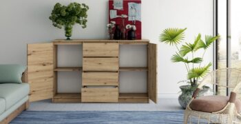 Moderná komoda 2D4S má dvoje dvierka a štyri zásuvky, ktoré Vám poskytnu dostatok úložného priestoru a hodí sa do každého interiéru. Za dvierkami sa ešte nachádzajú praktické police. Komoda má bezúchytové otváranie, takže Vám nebudú do priestoru zasahovať žiadne úchyty a zároveň to zdôrazňuje jej moderný dizajn. Vyrobená je z kvalitnej laminovej dosky, ktorá je nenáročná na údržbu a hrany sú chránené ABS páskou.Rozmery (ŠxVxH) : 120 x 97 x 40 cmFarebné prevedenie : dub artisanDodávame v demonte. 