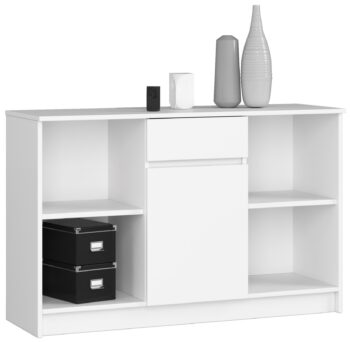 Komoda B52-120: Elegancia v čisto bielom prevedení Typ tovaru: Komoda, skrinka Vnesiete čistotu a sviežosť do svojho obývacieho izby či spálne s našou komodou B52-120. Jej biela farba dodáva interiéru ľahkosť a moderný nádych.  Materiál: LTD - kvalitný a odolný materiál na dlhodobé použitie Rozmer:  77 x 120 x 40 cm - optimálne rozmery pre rôzne priestory Farba: biela - svieža a elegantná, ľahko sa kombinuje s ostatným nábytkom Vybavenie: 1 zásuvka - praktický úložný priestor pre drobné veci Štýl: moderné, dizajnové - nadčasový dizajn, ktorý zapadne do každého interiéru Počet dverí: 1 dverové - pre jednoduchý a rýchly prístup k uloženým veciam Počet políc: 6 - šesť úložných priestorov pre rôzne predmety   Komoda B52-120 predstavuje ideálne riešenie pre tých, ktorí hľadajú spojenie moderného dizajnu a funkčnosti. Jej jednoduché línie a čistý vzhľad ju robia skvelým doplnkom pre každý domov.