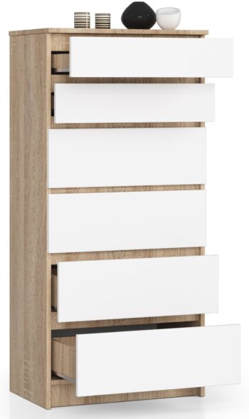 Komoda HEDDI60: Kombinácia elegancie duba Sonoma a moderného dizajnu Typ tovaru: Komoda, skrinka Objavte komodu HEDDI60 , Ktorá stelesňuje dokonalú harmóniu medzi moderným dizajnom a teplým vzhľadom duba Sonoma. S vhodnosťou pre spálňu aj obývacia izba, táto komoda sa stane stredobodom každej miestnosti vďaka svojmu vysokému dizajnu a výnimočnej kombinácii farieb dub Sonoma a bielej.< /p>  Materiál: LTD - odolný a dlhoveký materiál Rozmer: 130 x 60 x 40 cm - optimálne rozmery pre maximálne využitie úložného priestoru Farba: dub Sonoma + biela - klasickosť duba v modernom kabátiku Vybavenie: 6 zásuviek a viac - ponúka dostatok miesta na uskladnenie všetkého, čo potrebujete Štýl: moderné, dizajnové - kombinácia, ktorá nikdy nevyjde z módy  Nechajte sa očariť komodou HEDDI60, ktorá prináša dokonalú rovnováhu medzi praktickosťou a štýlovým dizajnom. Investujte do nábytku, ktorý sa stane klenotom vášho interiéru.