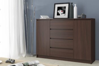 Dizajnová komoda LEA140 v elegantnom wenge odtieni Hľadáte štýlový a funkčný doplnok do vášho interiéru? Komoda LEA140 v tmavom wenge odtieni prináša sofistikovaný vzhľad spojený s moderným dizajnom. Je ideálnym riešením pre vašu spálňu či obývaciu izbu.  Typ tovaru: Komoda, skrinka Materiál: LTD - odolný a dlhoveký materiál Rozmer: 99 x 138 x 40 cm - priestranná, ale zároveň kompaktná Farba: hlboké wenge - pridáva výraz a charakter Vybavenie: 4 zásuvky a dvierka plné - bohatý úložný priestor Počet dverí, dvierok: 2 dverové Počet políc: 4 - na organizáciu vašich potrieb  Vďaka svojej vysokej konštrukcii a dizajnovému prevedeniu bude komoda LEA140 dominovať v priestore a stane sa skvostom vášho bývania. Vynikajúca v kombinácii kvality a estetiky, táto komoda je ideálnou voľbou pre tých, ktorí hľadajú výnimočný nábytok s charakterom. Nenechajte si ujsť šancu oživiť svoj interiér s komodou, ktorá kombinuje moderný štýl s funkčnosťou.