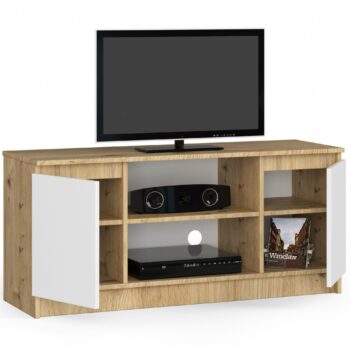 TV stolík ROMANA120: Dizajnová harmónia duba Artisan a čisté biele ROMANA120 predstavuje výnimočný kúsok nábytku, ktorý kombinuje teplý odtieň duba Artisan s elegantnou bielou. Tento TV stolík sa skvele zapojí do moderného i tradičného interiéru obývacej izby a ponúka nielen krásny dizajn, ale aj praktickosť.  Typ tovaru: TV stolík < li>Materiál: LTD Rozmery: 55 x 120 x 40 cm Farba: dub Artisan + biela Vybavenie: dvierka plné (skrinka) Štýl: moderné, dizajnové Počet políc: 2  Zariaďte svoju obývaciu izbu s kúskom, ktorá kombinuje funkčnosť s elegantným dizajnom. ROMANA120 je správnou voľbou pre tých, ktorí hľadajú nábytok s osobitým charakterom.