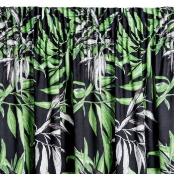 Moderný čierny zamatový záves na riasiacu pásku so zelenými vetvičkami PIERRE CARDIN 140 x 270 cm
